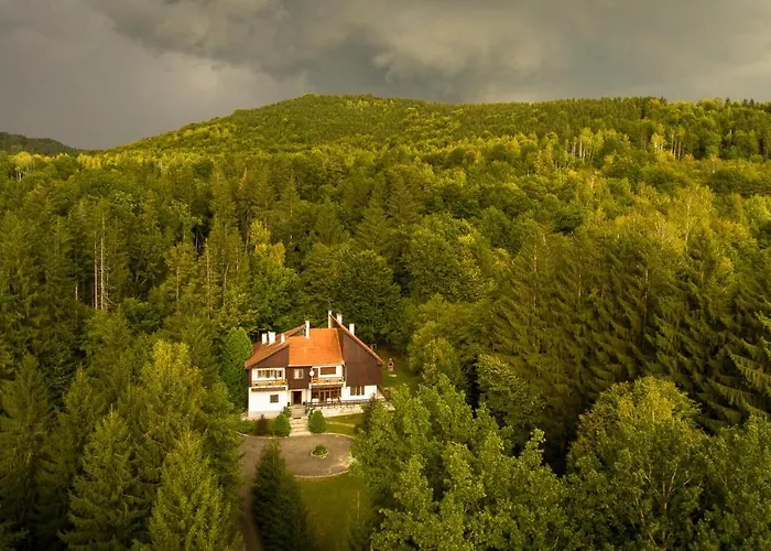 Kormos Residence